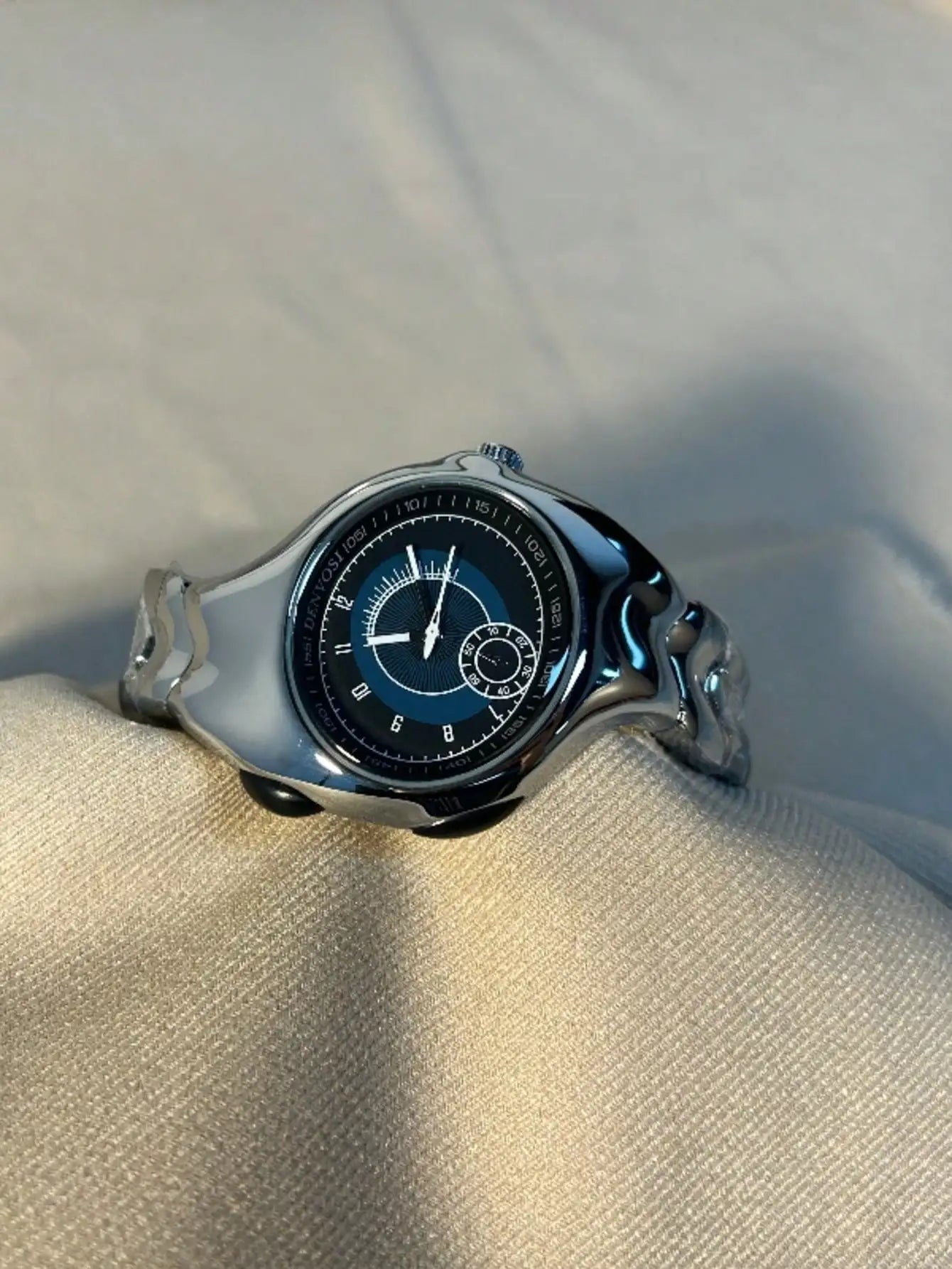 1Pc Men'S Irregular Y2K Non Mechanical Watch, Twisted Retro Fashion Quartz Watch