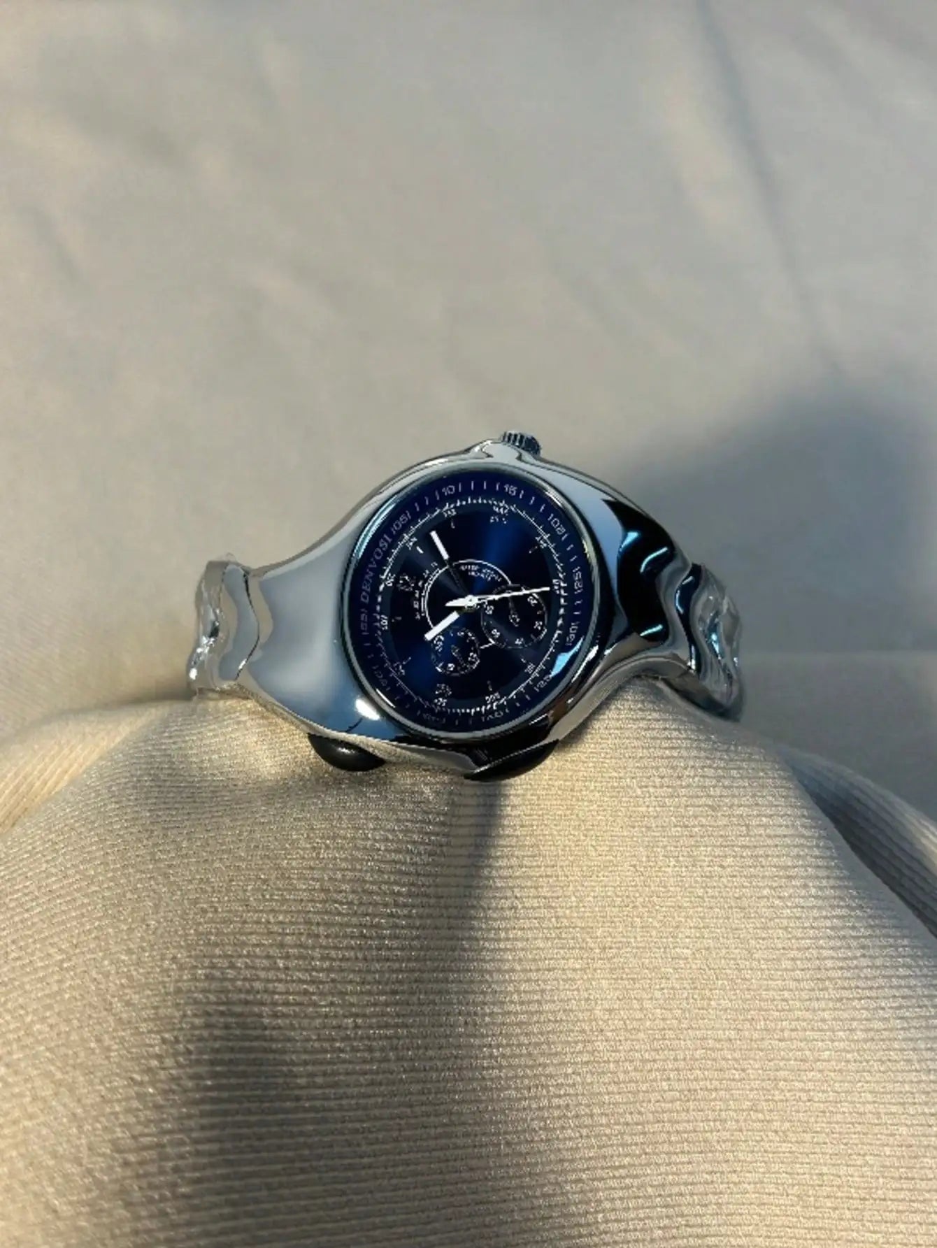 1Pc Men'S Irregular Y2K Non Mechanical Watch, Twisted Retro Fashion Quartz Watch